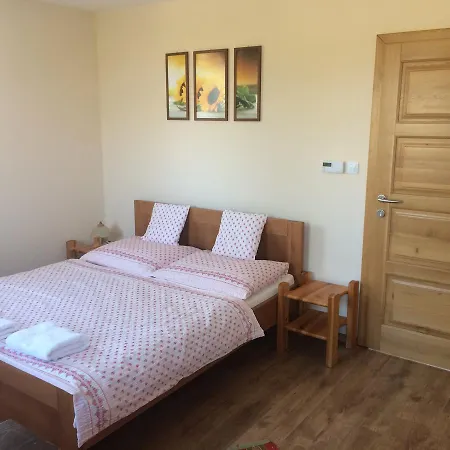 Emka Quarto em Acomodações Particulares *